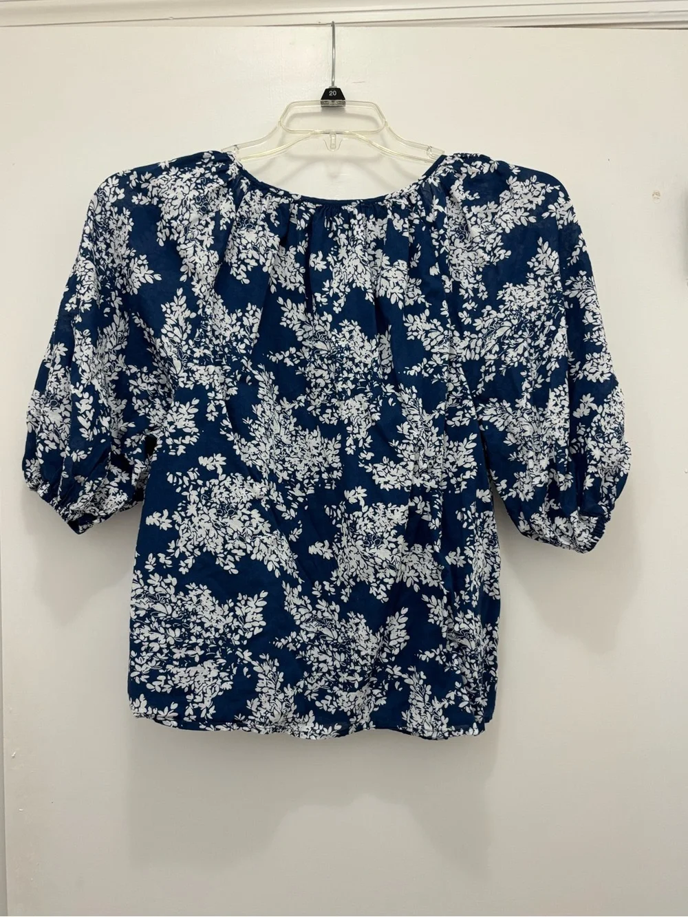 Abercrombie & Fitch Women’s Navy Floral Peasant Blouse with Puff Sleeves